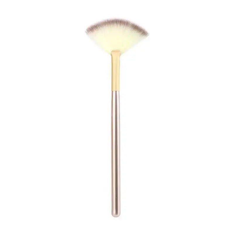 Highlighter brush makeup accessories Cosmetics Fan Shape Makeup Brush highlighter makeup brush Powder Brush