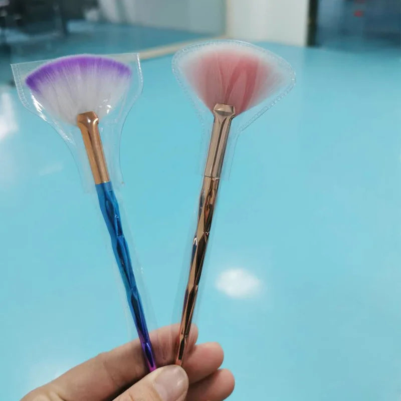 Highlighter brush makeup accessories Cosmetics Fan Shape Makeup Brush highlighter makeup brush Powder Brush