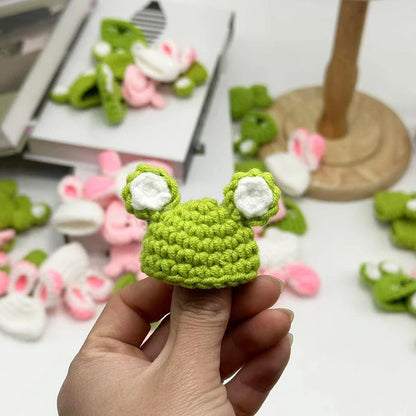 Handmade Knitted Hat for Small Animal, Mini Hand Pet Hat Tiny Hamster Hat for Parrot Snake Cute Chipmunk Guinea Pig Accessories