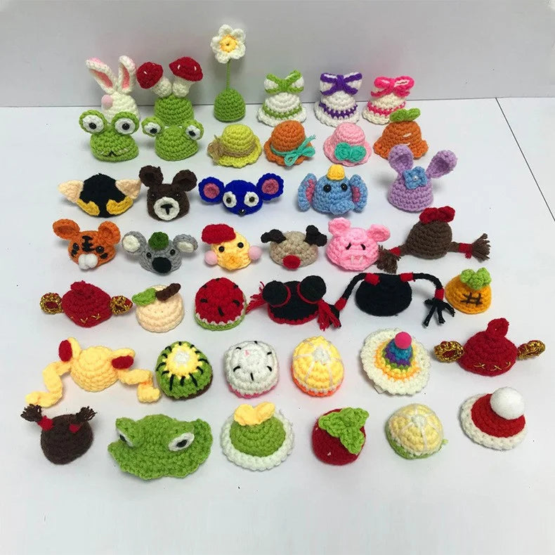 Handmade Knitted Hat for Small Animal, Mini Hand Pet Hat Tiny Hamster Hat for Parrot Snake Cute Chipmunk Guinea Pig Accessories