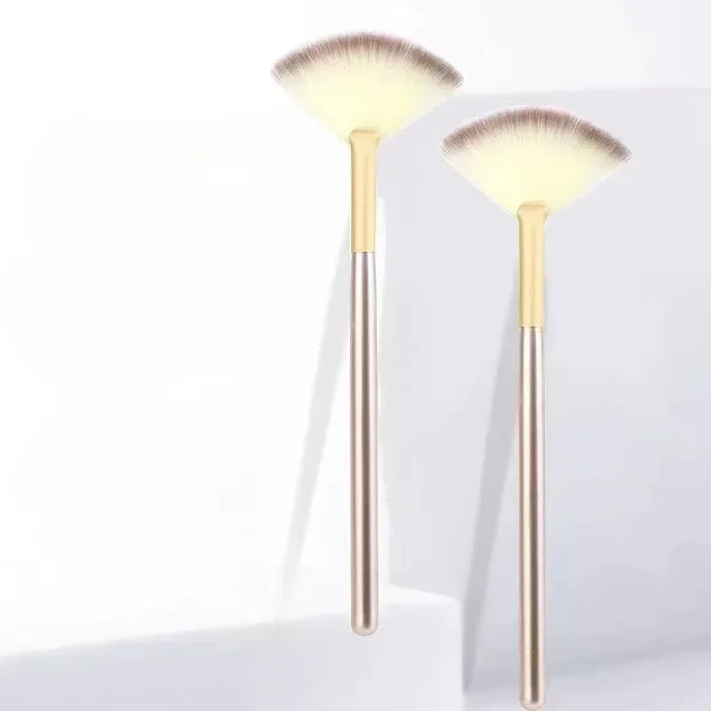 Highlighter brush makeup accessories Cosmetics Fan Shape Makeup Brush highlighter makeup brush  Powder Brush